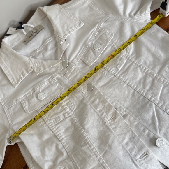 🇨🇦 NWT Lola jeans white jacket size small - Picture 8 of 9